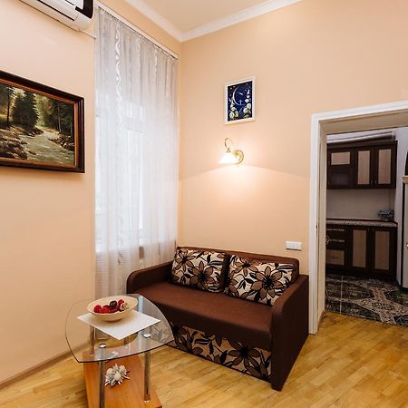 Apartments On Teatralna 26 Lviv Kültér fotó